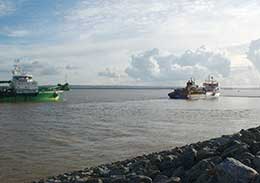 Dredging the navigational approach channels for London Gateway