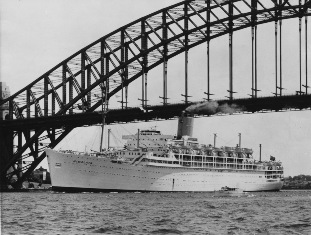 HIMALAYA arriving in Sydney © P&O Heritage Collection